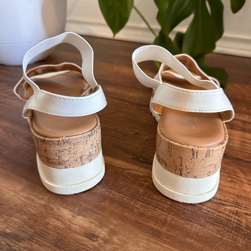 Universal Threads White Platform Sandals - Picture 6 of 7